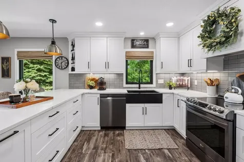 15600 Logarto Lane Burnsville MN 55306