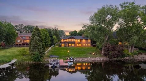 15600 Logarto Lane Burnsville MN 55306