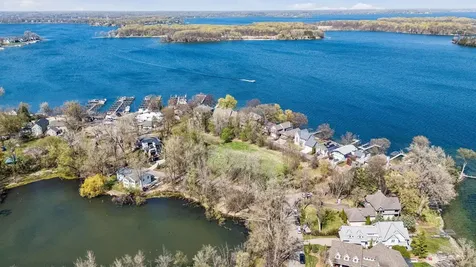 185 Lakeview Avenue Excelsior MN 55331
