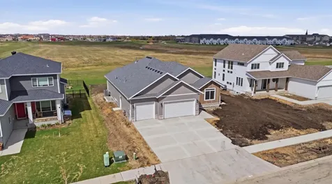 2950 Prairie Farms Circle S Fargo ND 58104
