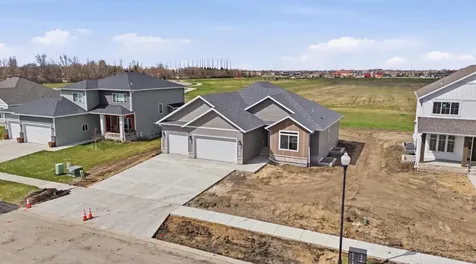 2950 Prairie Farms Circle S Fargo ND 58104