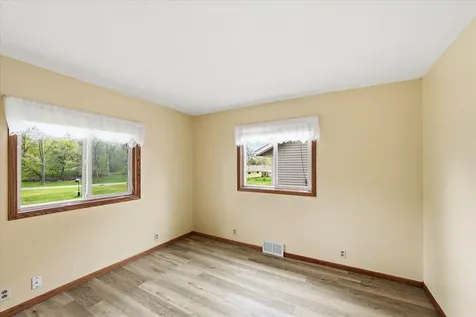 14649 283 1/2 Avenue NW Zimmerman MN 55398