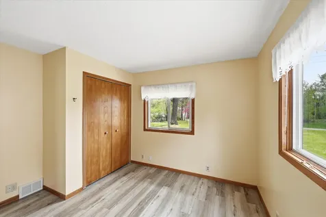 14649 283 1/2 Avenue NW Zimmerman MN 55398