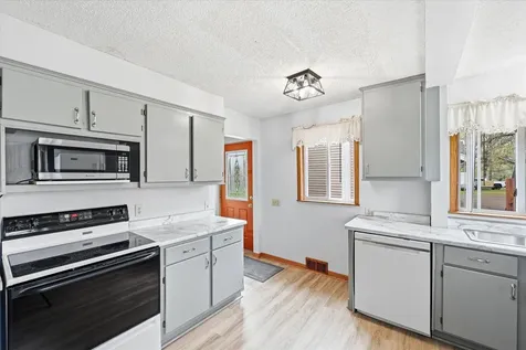 14649 283 1/2 Avenue NW Zimmerman MN 55398