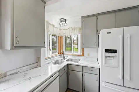 14649 283 1/2 Avenue NW Zimmerman MN 55398