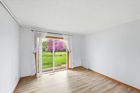 14649 283 1/2 Avenue NW Zimmerman MN 55398