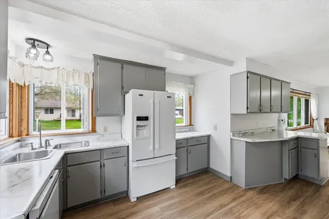14649 283 1/2 Avenue NW Zimmerman MN 55398
