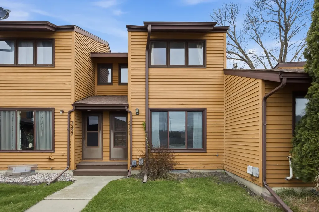 2229 4th Avenue S Moorhead MN 56560