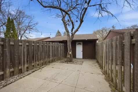 2229 4th Avenue S Moorhead MN 56560