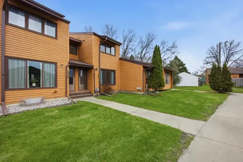 2229 4th Avenue S Moorhead MN 56560