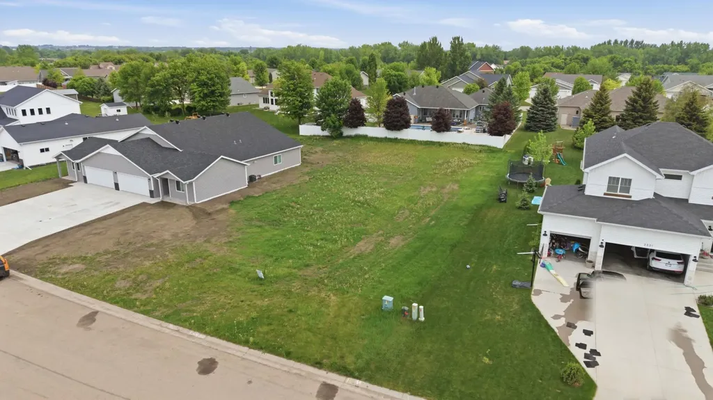 2327 Nature Lane Hawley MN 56549