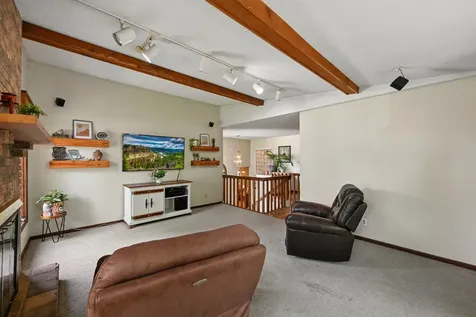 615 Lakewood Drive SW Hutchinson MN 55350