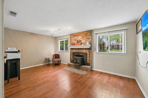 615 Lakewood Drive SW Hutchinson MN 55350