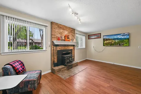 615 Lakewood Drive SW Hutchinson MN 55350