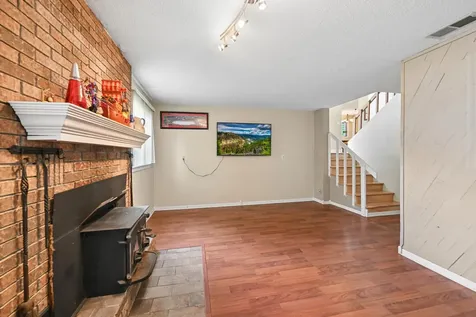 615 Lakewood Drive SW Hutchinson MN 55350