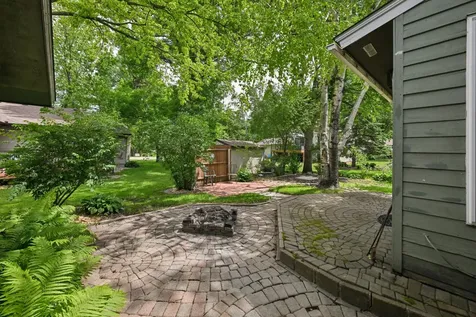 615 Lakewood Drive SW Hutchinson MN 55350