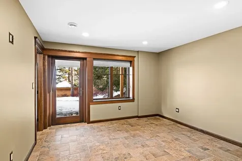5220 London Road Duluth MN 55804