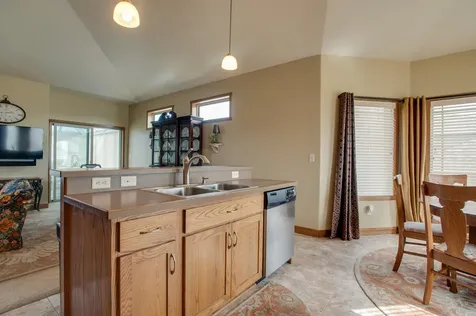 1610 42nd Avenue S Moorhead MN 56560