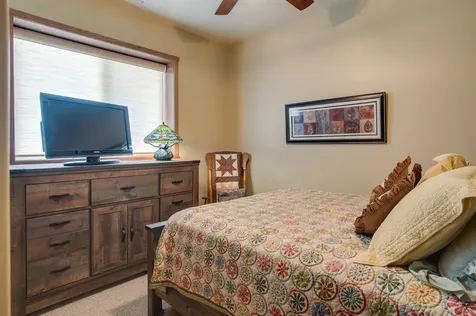 1610 42nd Avenue S Moorhead MN 56560