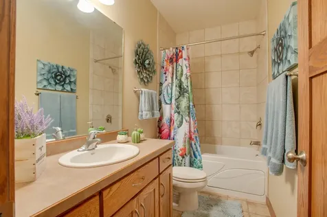 1610 42nd Avenue S Moorhead MN 56560