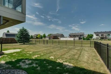 1610 42nd Avenue S Moorhead MN 56560