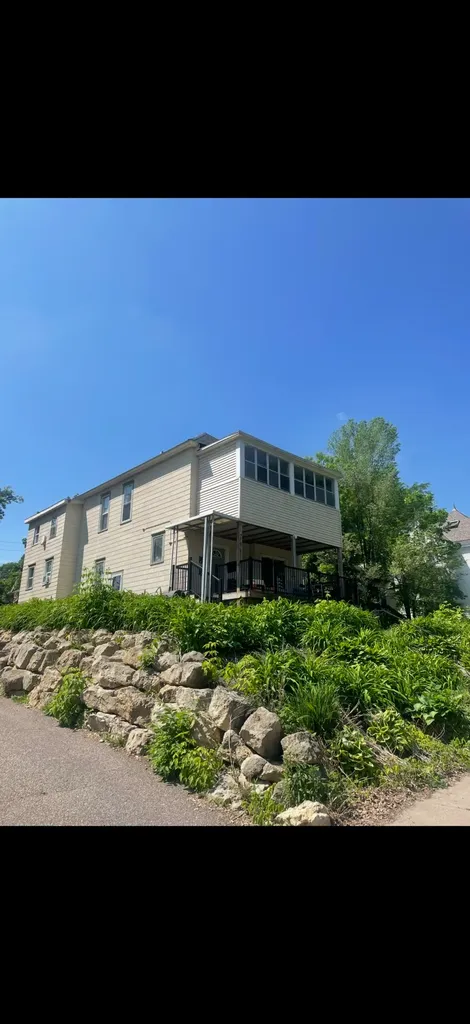 306 King Street W Saint Paul MN 55107
