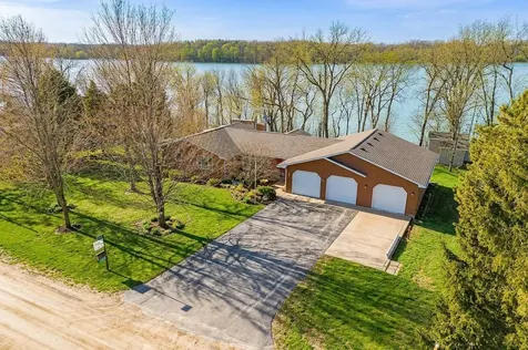 48937 N Shore Road Waterville MN 56096