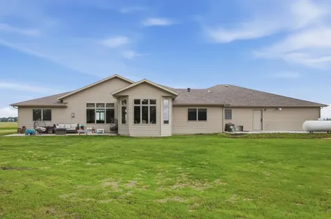 16496 42nd Street SE Mapleton ND 58059