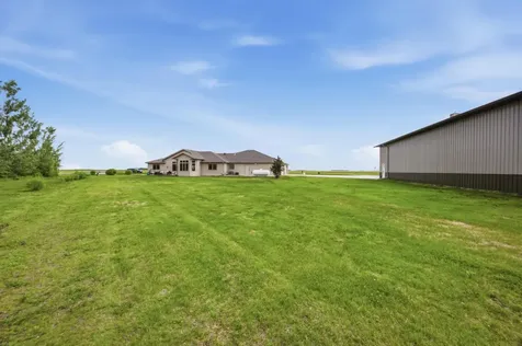 16496 42nd Street SE Mapleton ND 58059