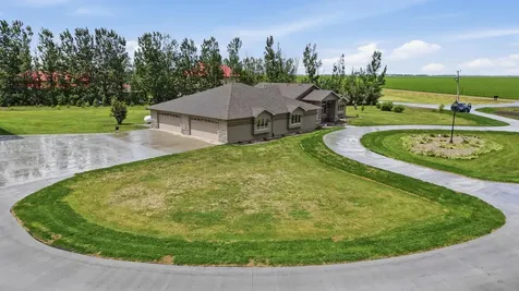16496 42nd Street SE Mapleton ND 58059