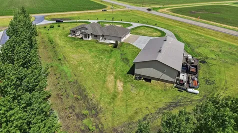 16496 42nd Street SE Mapleton ND 58059