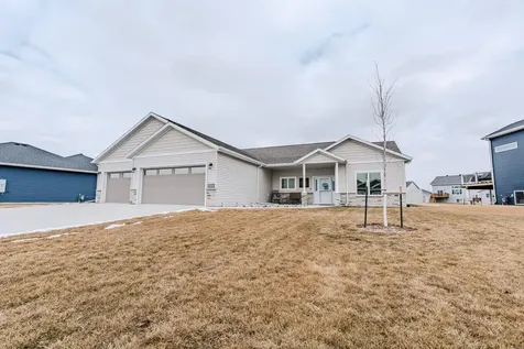 1845 67th Avenue S Fargo ND 58104