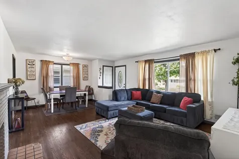 4324 Queen Avenue N Minneapolis MN 55412