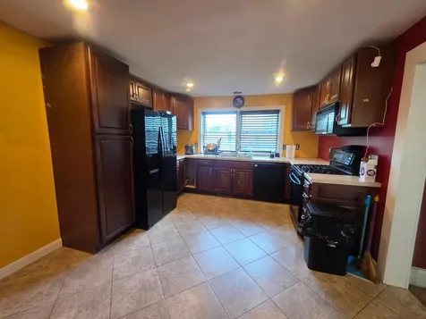 945 Geranium Avenue E Saint Paul MN 55106