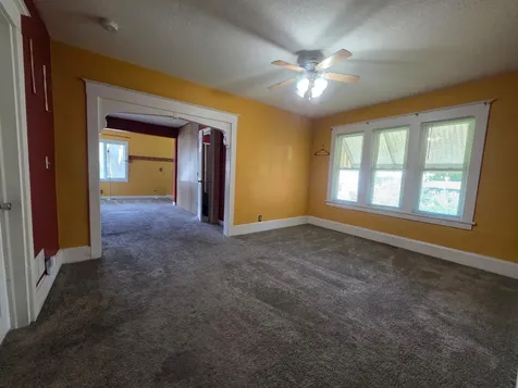 945 Geranium Avenue E Saint Paul MN 55106