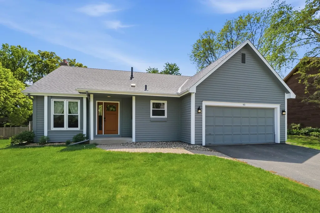 93 Castle Ridge Court Chanhassen MN 55317