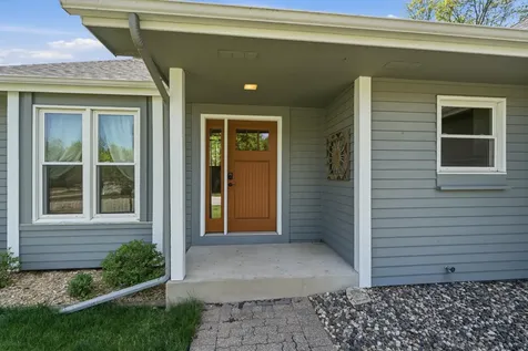 93 Castle Ridge Court Chanhassen MN 55317