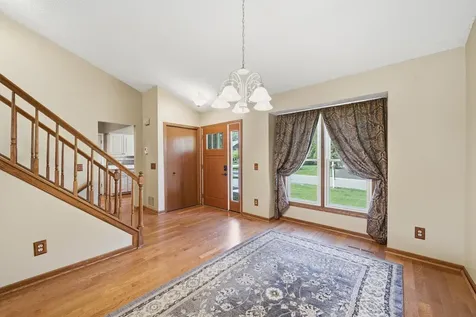 93 Castle Ridge Court Chanhassen MN 55317