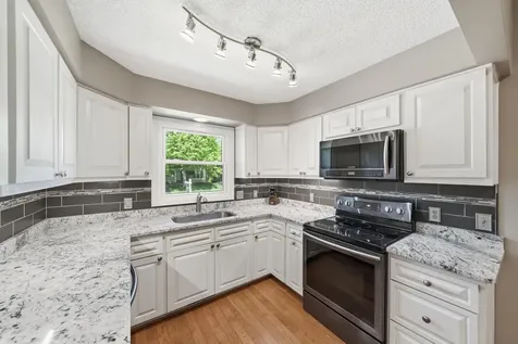 93 Castle Ridge Court Chanhassen MN 55317