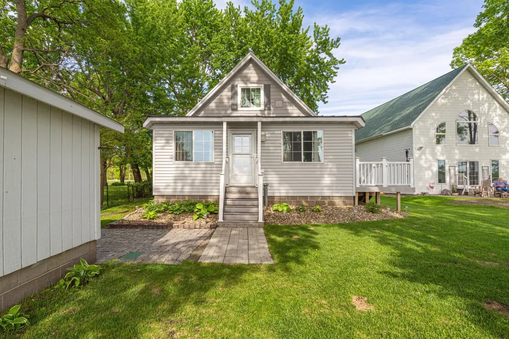 945 Reed Street N Waterville MN 56096