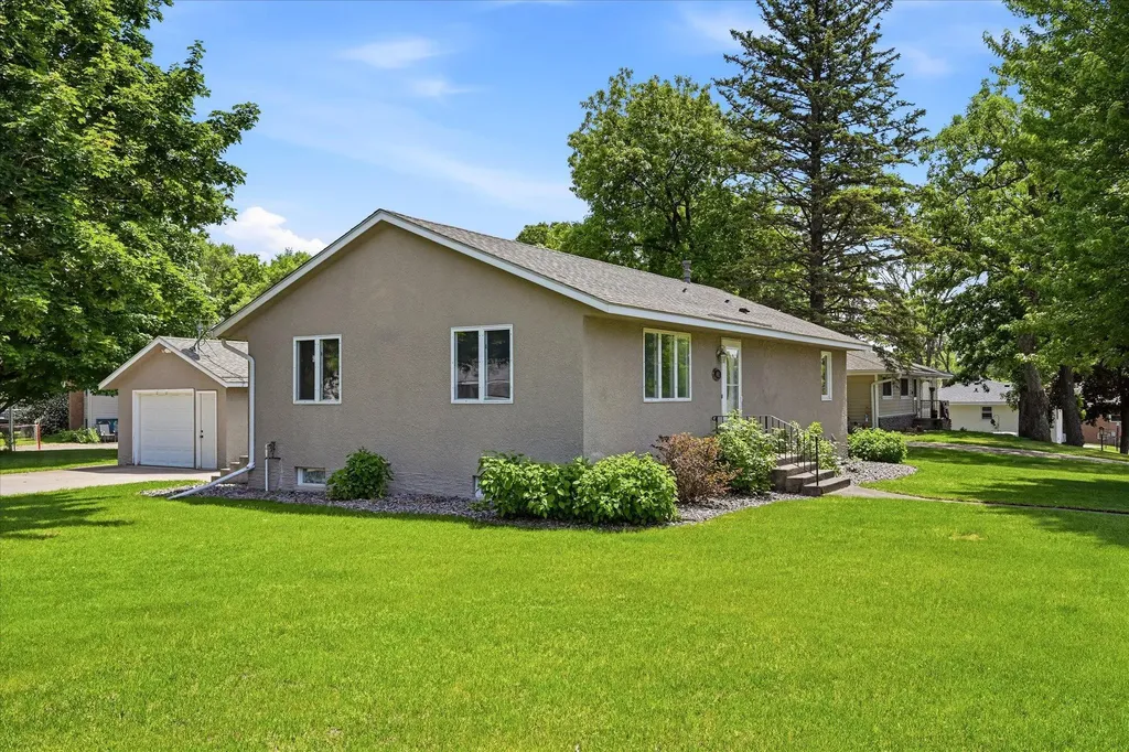 842 Xenia Avenue NW Elk River MN 55330