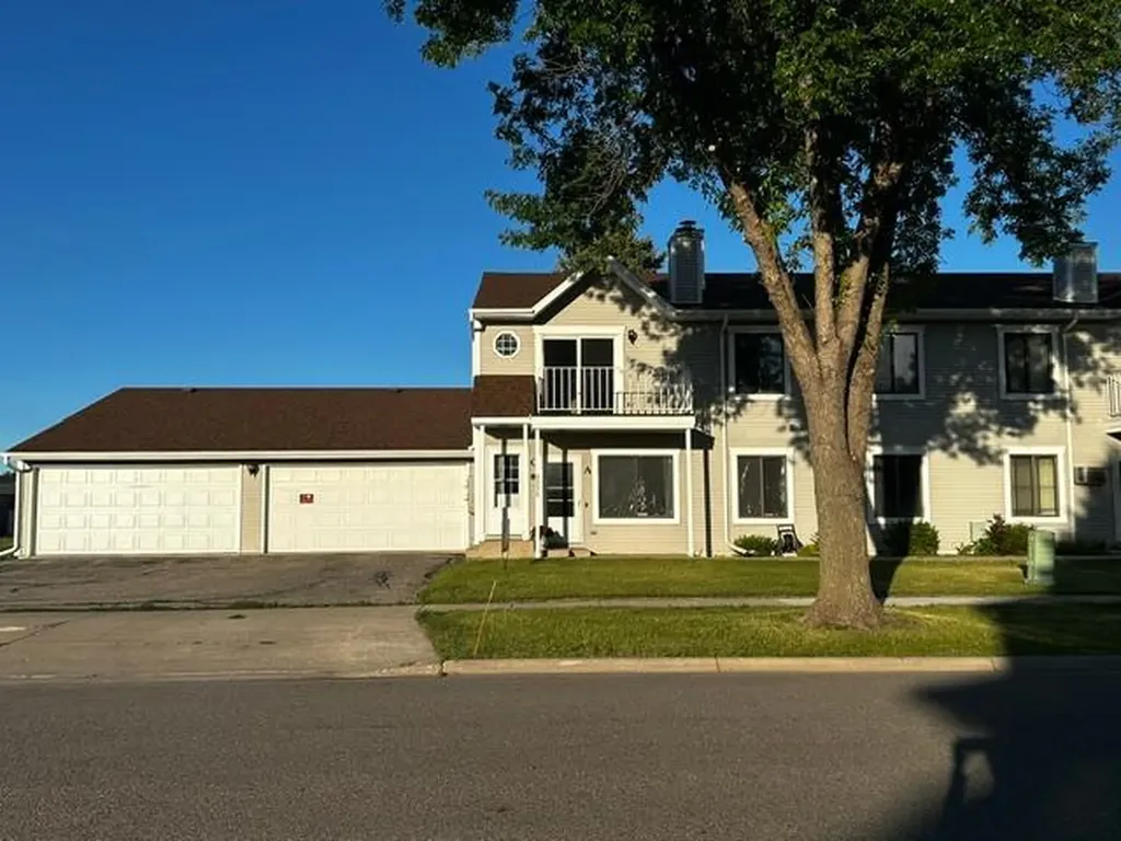 3235 15th Avenue S Fargo ND 58103