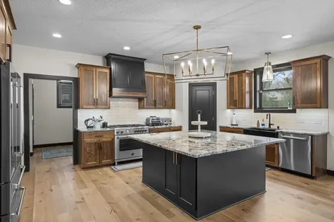 2251 Cleveland Avenue N Roseville MN 55113