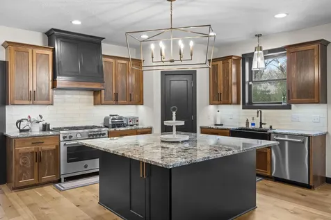 2251 Cleveland Avenue N Roseville MN 55113
