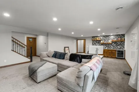 2251 Cleveland Avenue N Roseville MN 55113