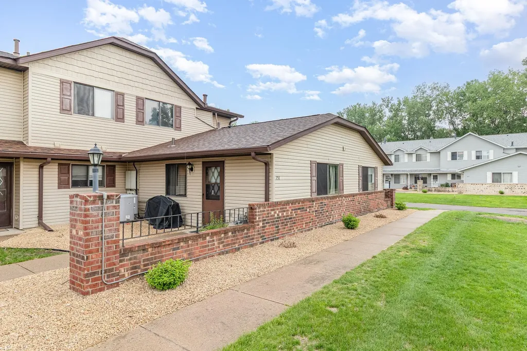 151 96th Lane NE Blaine MN 55434