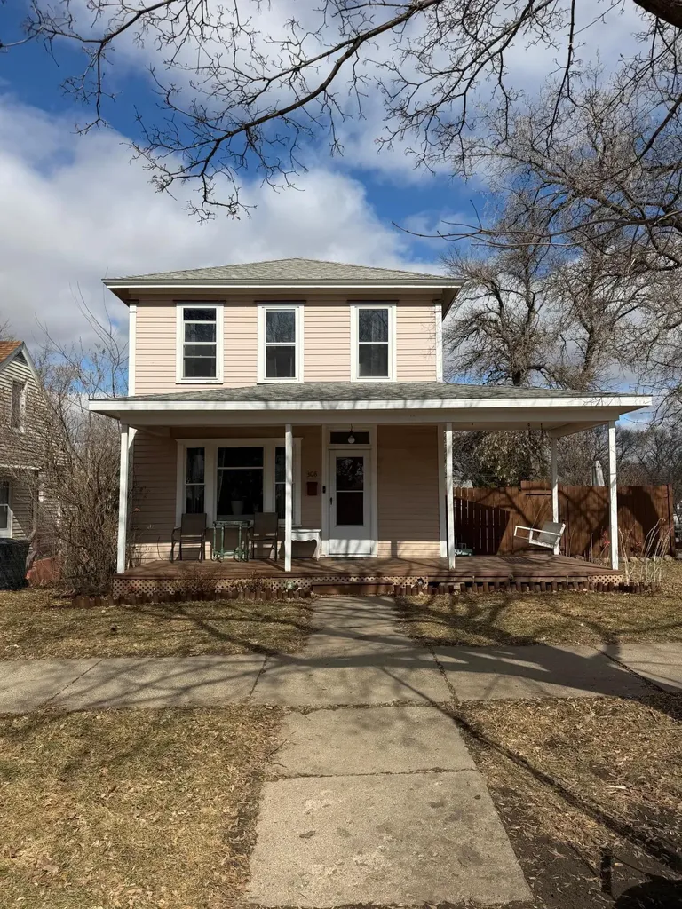 308 W Douglas Avenue Fergus Falls MN 56537