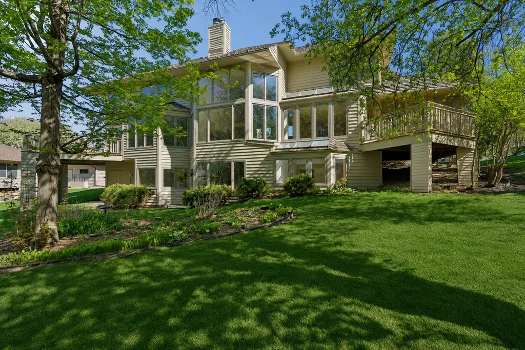 782 Evergreen Knolls Mendota Heights MN 55118