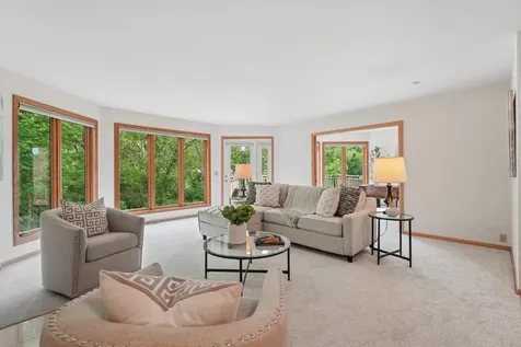 782 Evergreen Knolls Mendota Heights MN 55118