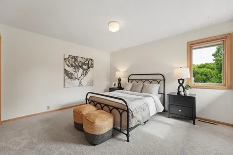 782 Evergreen Knolls Mendota Heights MN 55118